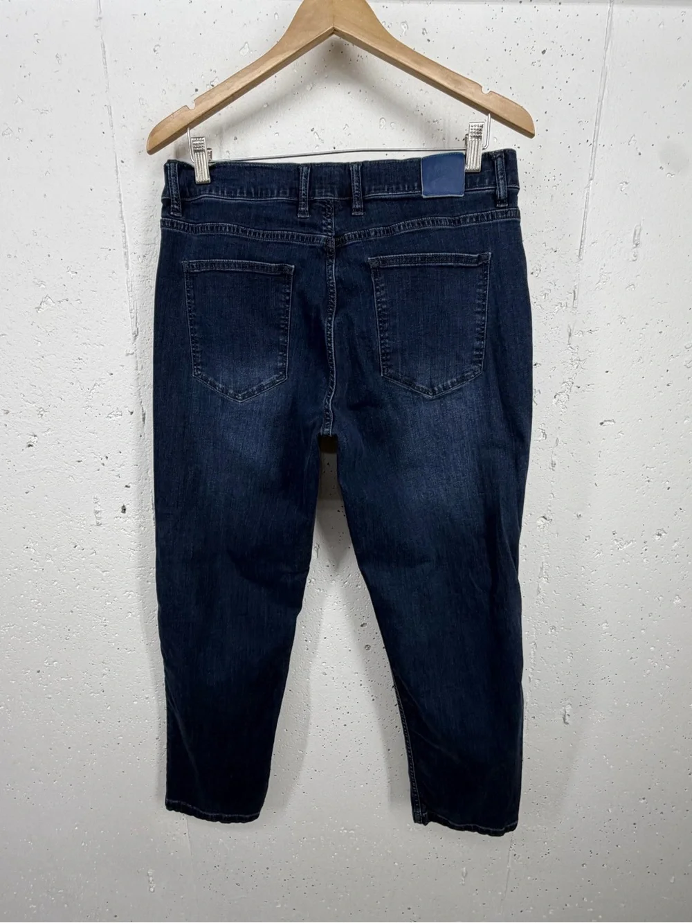 MUGSY Men’s size 34 x 29 Fultons Casual Dark Blue Relaxed Fit Stretch Jeans